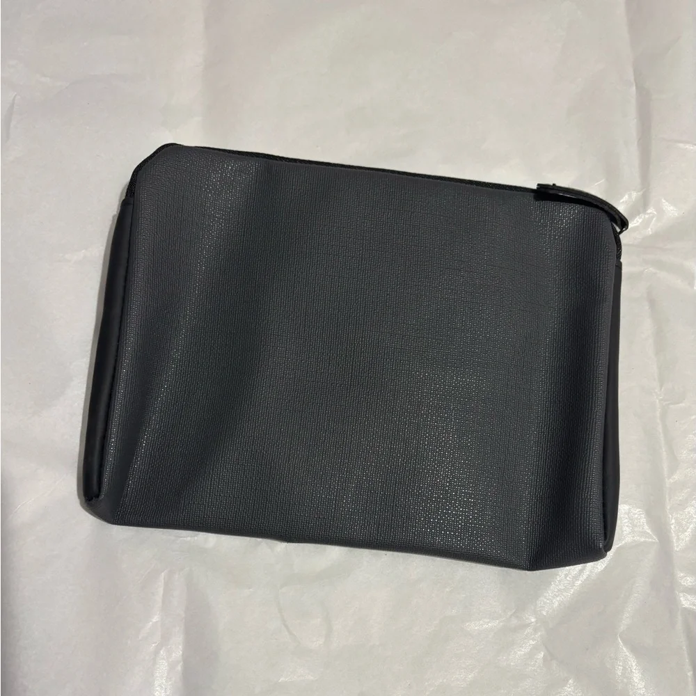 Tumi For Delta Black & Grey Toiletry/Travel Pouch